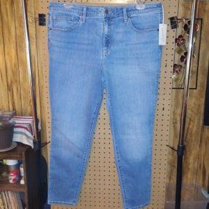 NWT- UNIVERSAL THREAD DENIM JEANS -18/34S